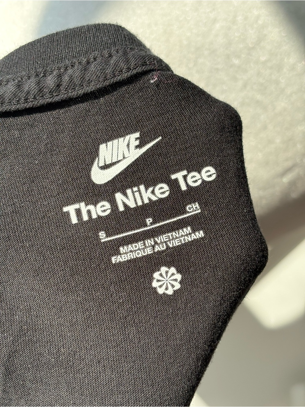 Nike Black Long-Sleeve Crew Top with White Swoosh - Picture 4 of 4